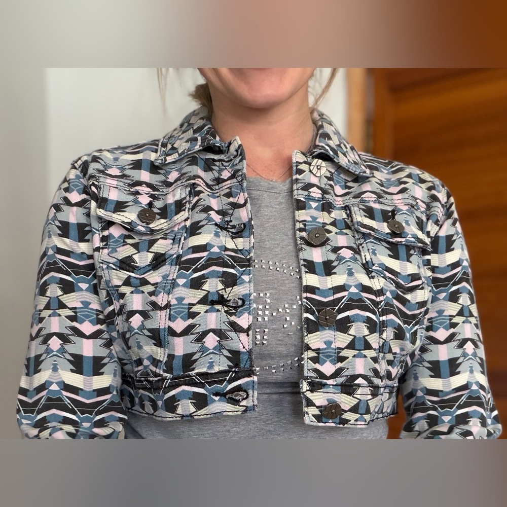 Patterned Women's Jacket - Picture 2 of 6